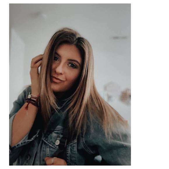 Meet your Posher, Brittany - Picture 1 of 1